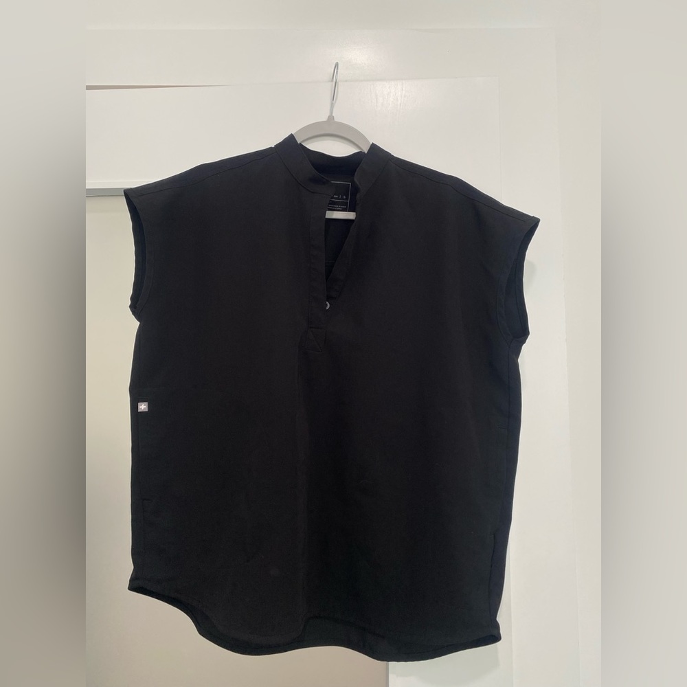 FIGS SCRUB SET BRAND NEW!!! size small in both!! in black